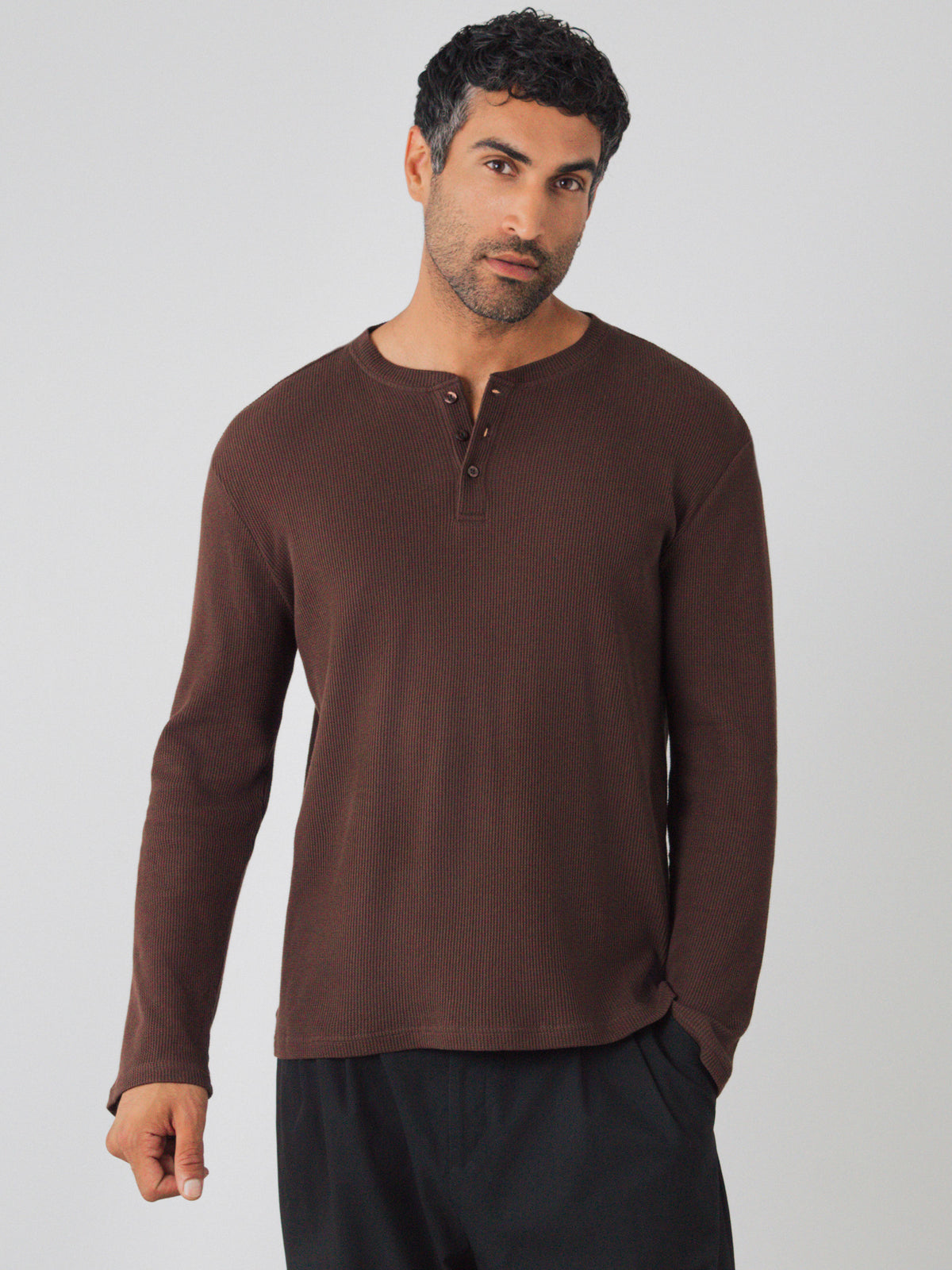 Langes Henley-Shirt