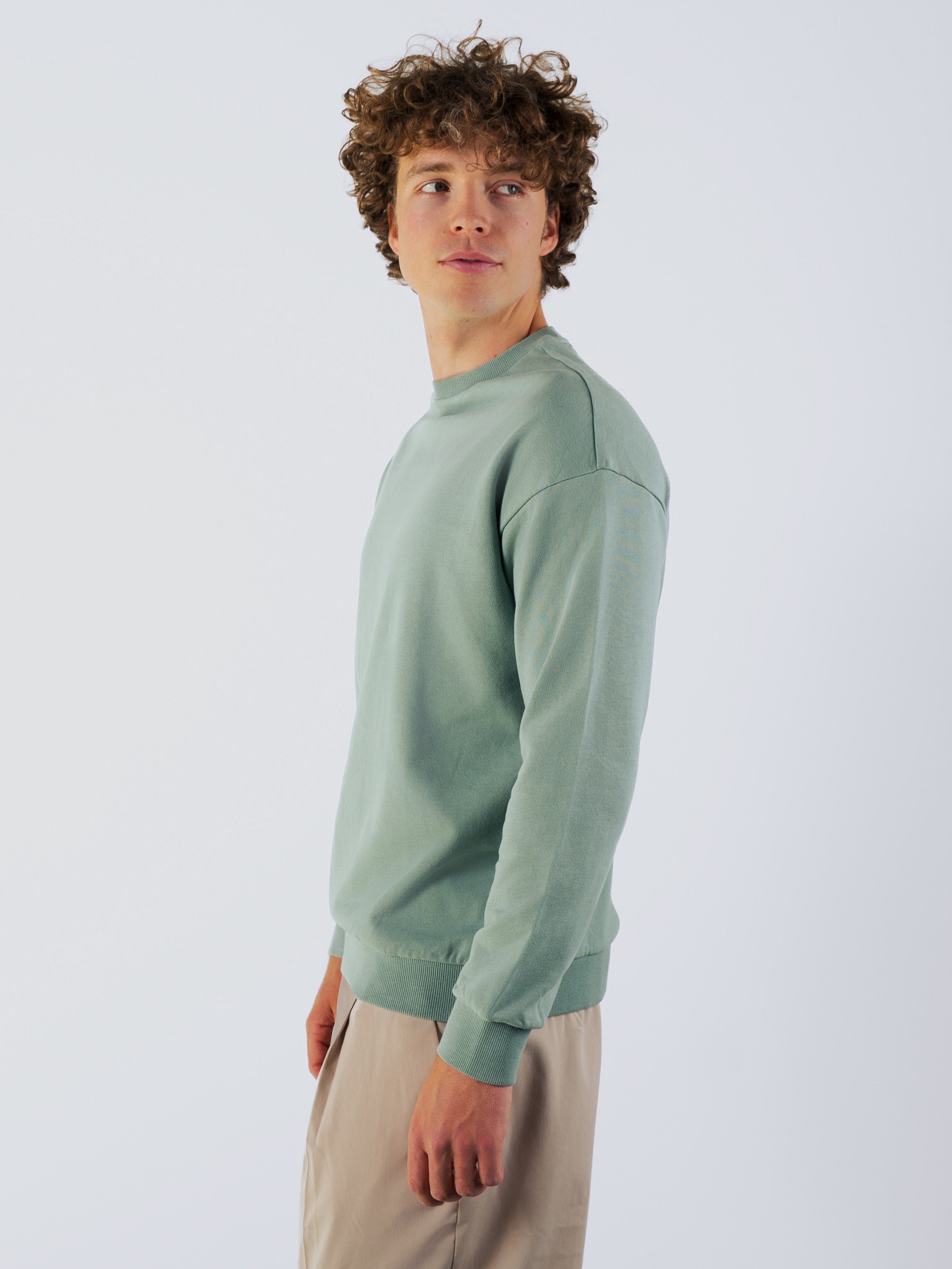 Leichter Pullover mit Rundhalsausschnitt