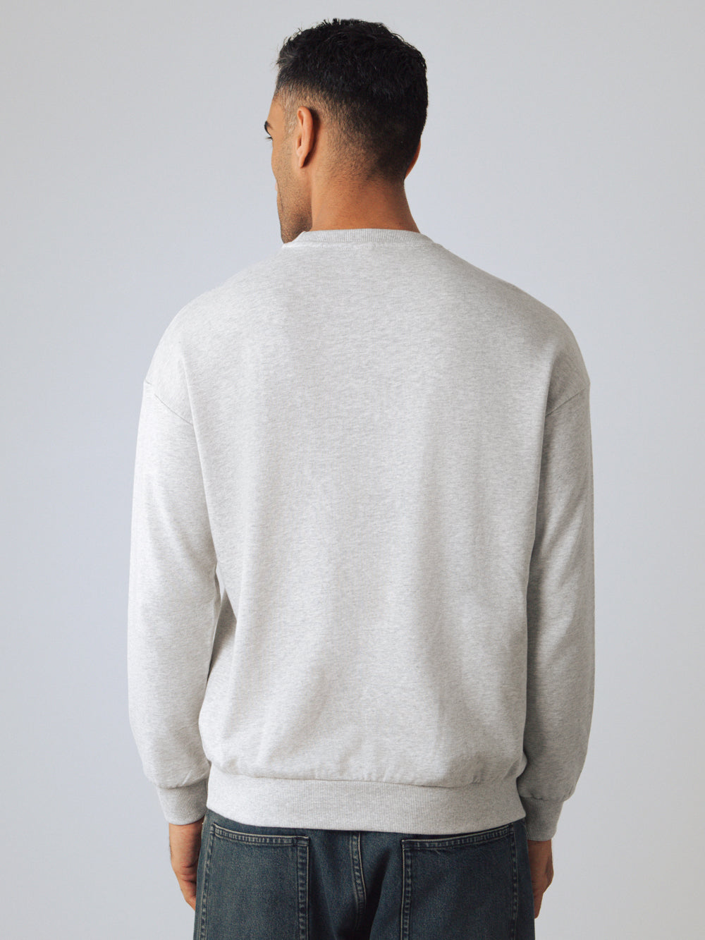 Leichter Pullover mit Rundhalsausschnitt