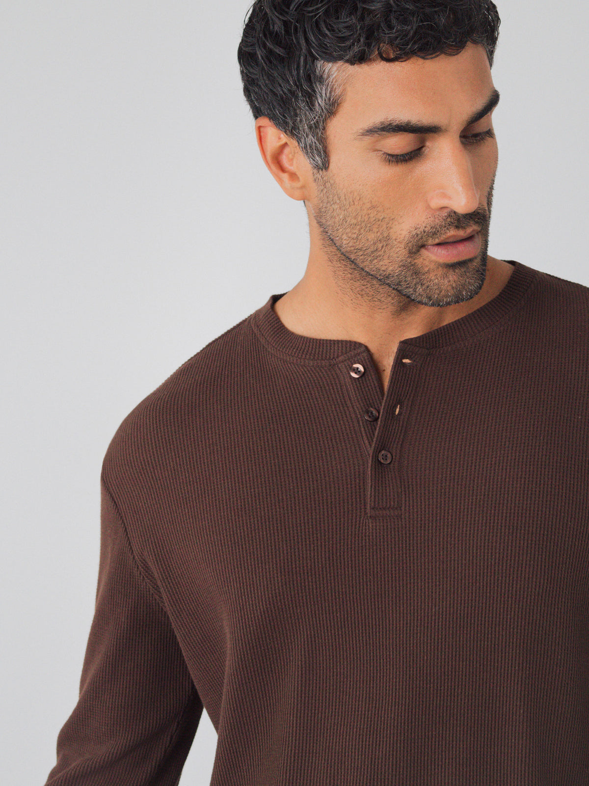 Langes Henley-Shirt