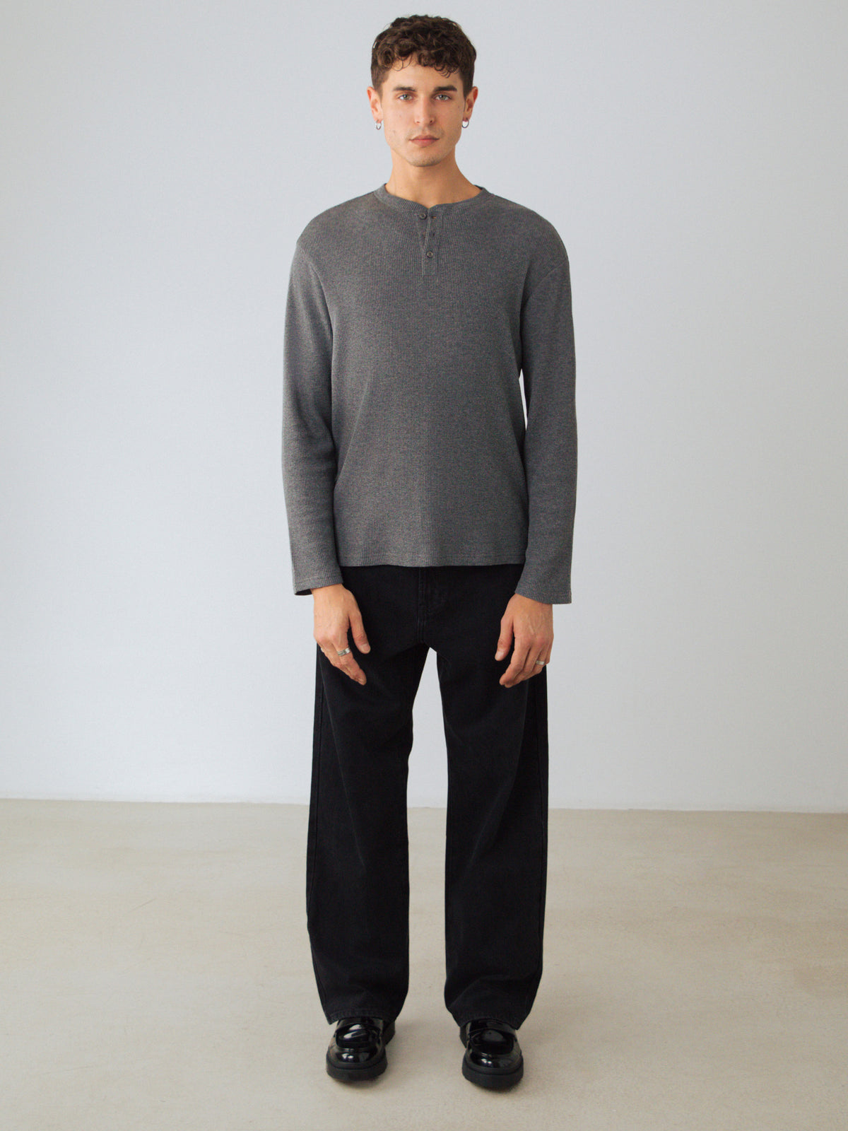 Langes Henley-Shirt