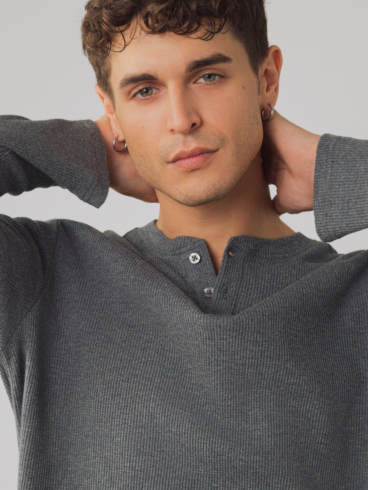 Langes Henley-Shirt