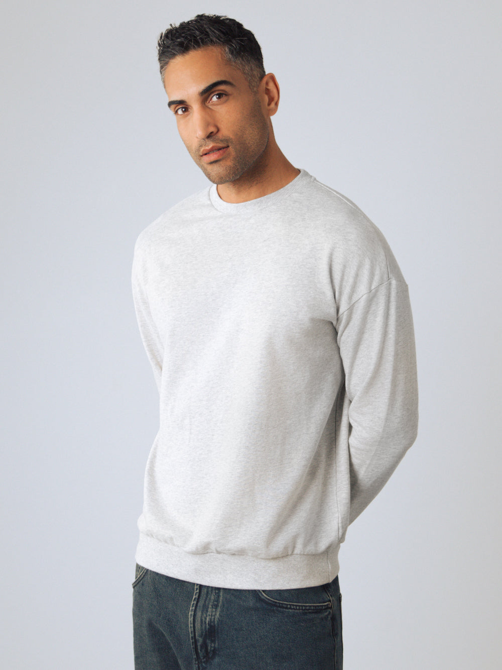 Leichter Pullover mit Rundhalsausschnitt